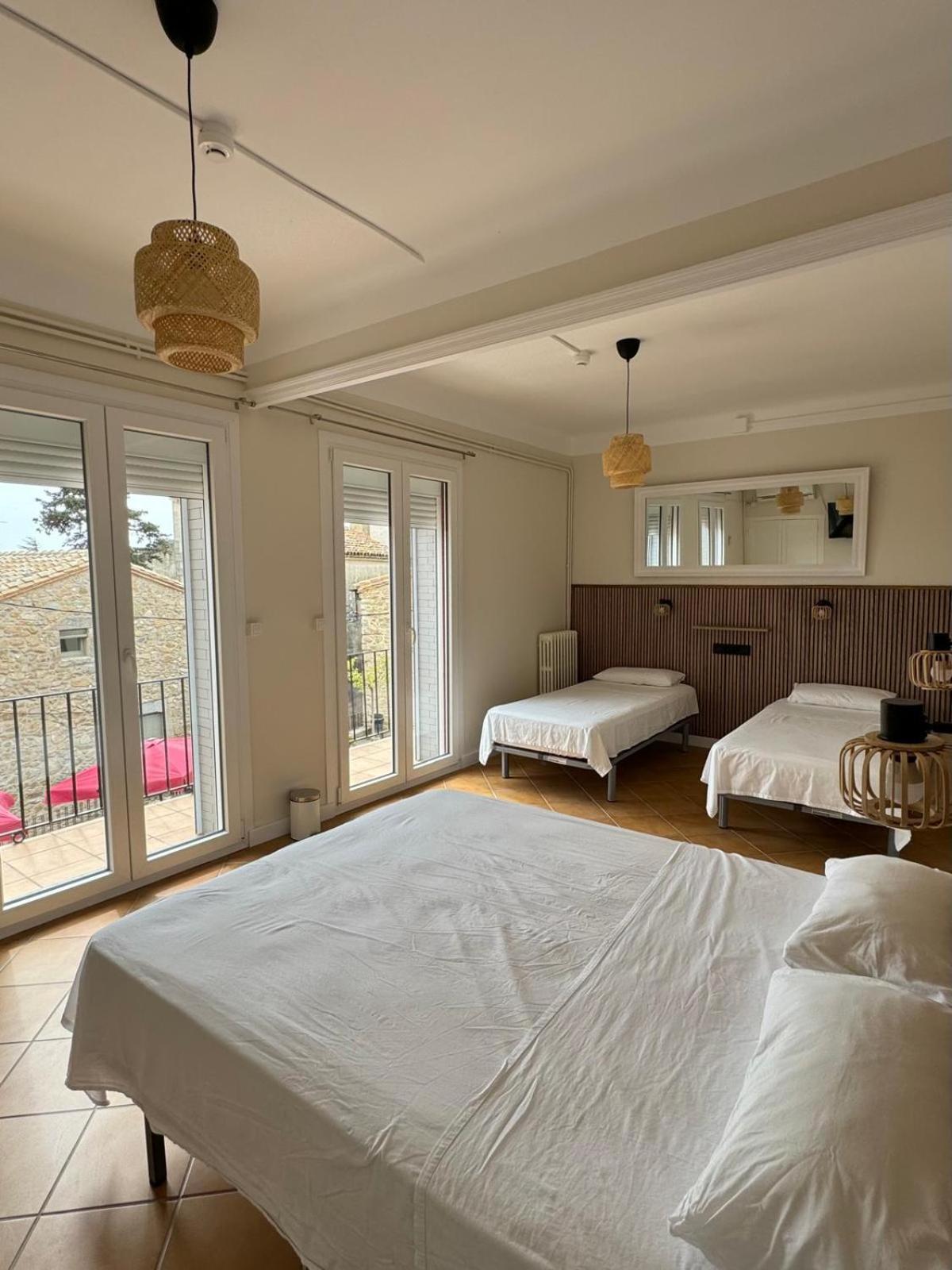 Hostal Restaurant Casa Comaulis La Vajol المظهر الخارجي الصورة